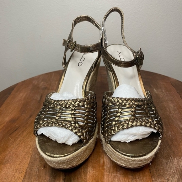 Aldo Metallic Gold Wedge Sandals Women's Size 7.5 - Picture 1 of 8
